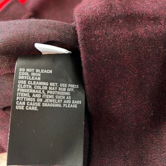 UNIQLO Ladies wool blend long sleeve pullover, size L - Picture 6 of 6